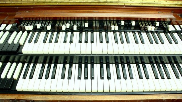 rent hammond organ keyboard synthesizer nord rhodes wurlitzer